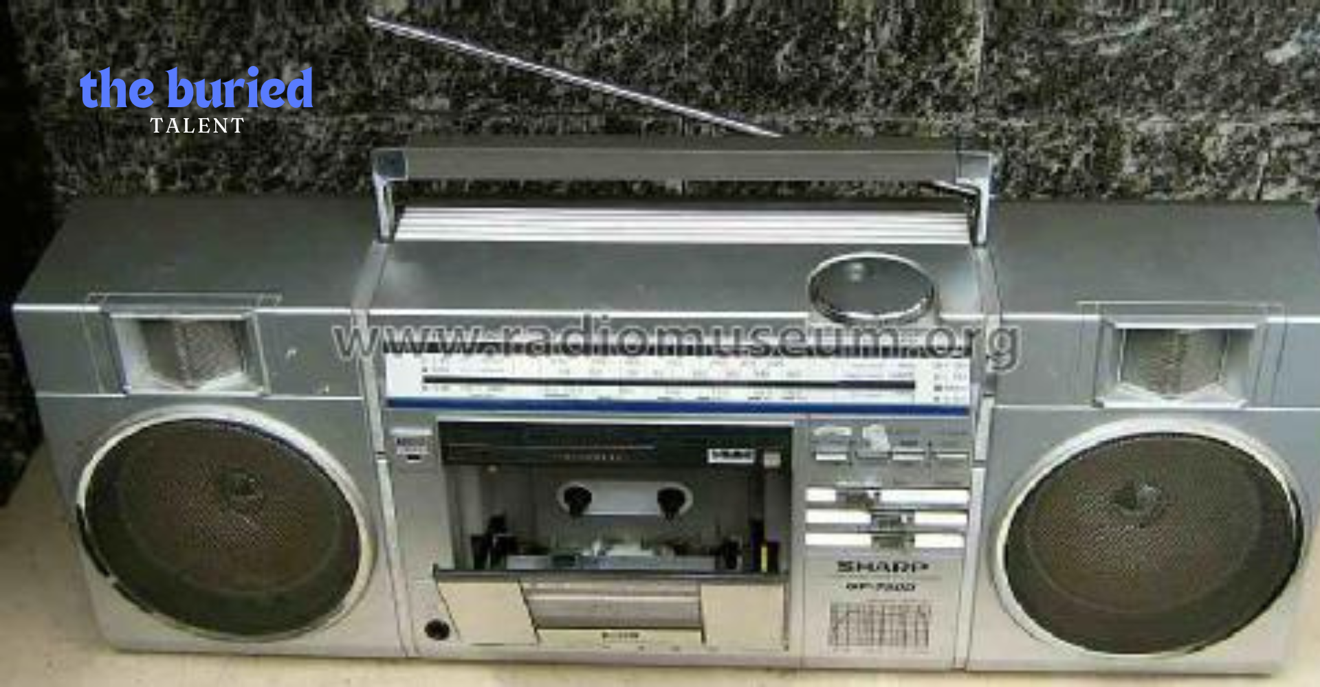 Radio Tape Gadget Lawas yang Bikin Anak 90-an Ngerasa Paling Gaul